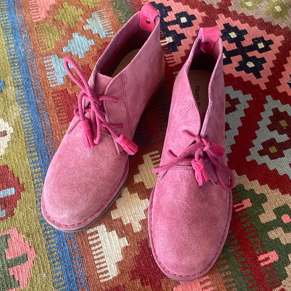 Pink suede Hush Puppies. Never worn. Size 7.5